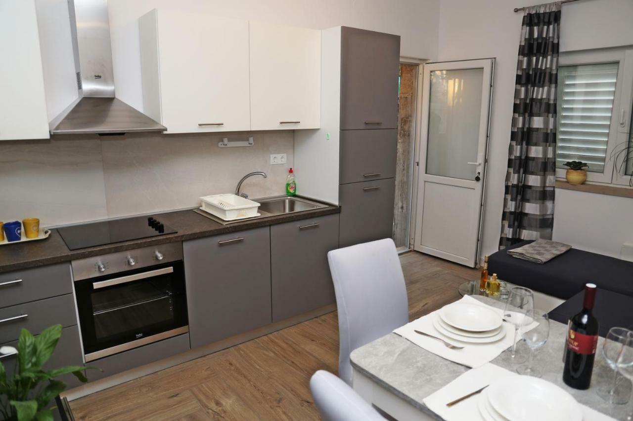 Apartment R&M Lumbarda Bagian luar foto